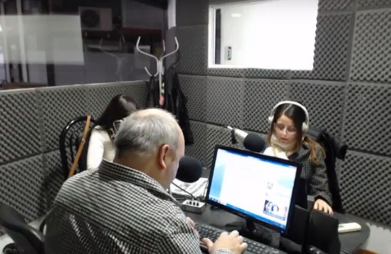 Imagen de Emisión de este lunes Dos & Pico, Radio Extremo 106.9