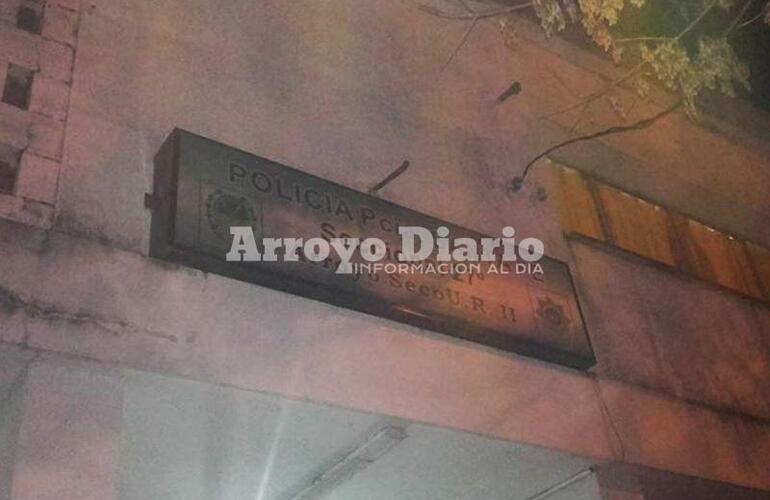 A la comisaría. Inmediatamente después del robo, la damnificada radicó la denuncia en la seccional 27.