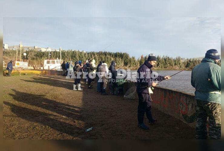 Pescadores Unidos de Arroyo Seco (PUAS) es una de las peñas que forman parte de la Udipress. Foto: concurso en el puerto.