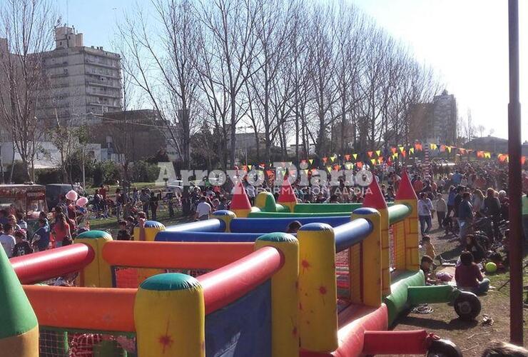 Una multitud. Desde las primeras horas de la tarde, el predio comenzó a colmarse de chicos y grandes dispuestos a disfrutar del día.