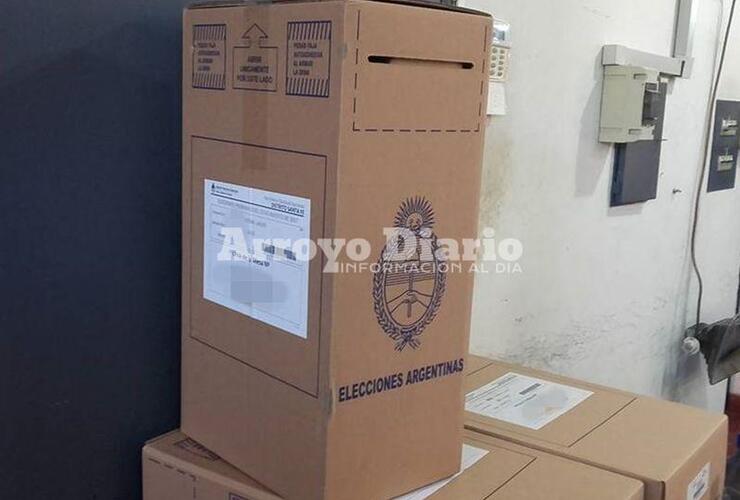 Imagen de Llegaron las urnas y el material para las PASO del domingo