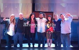 Todos y todas. La foto del grupo de precandidatos junto al concejal Juli&aacute;n Polinesi.