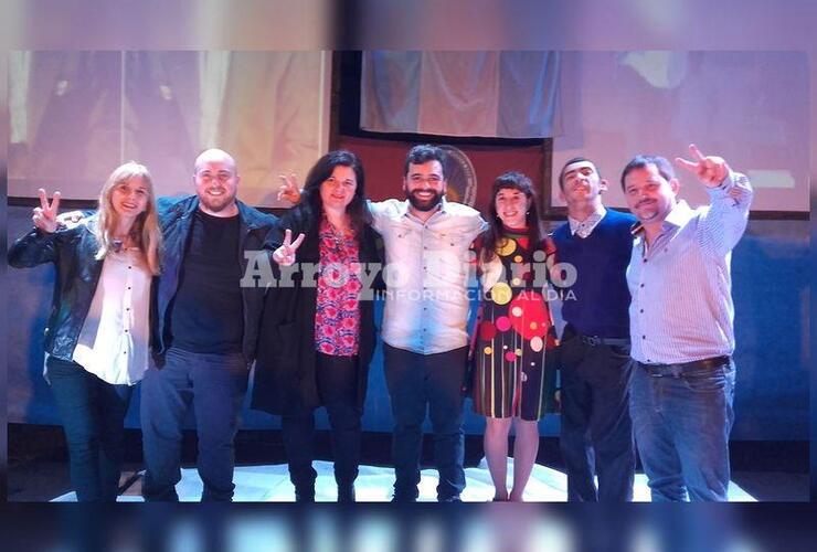 Todos y todas. La foto del grupo de precandidatos junto al concejal Julián Polinesi.