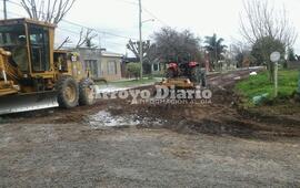 En el lugar. Los equipos pesados y el personal municipal trabajando este jueves.
