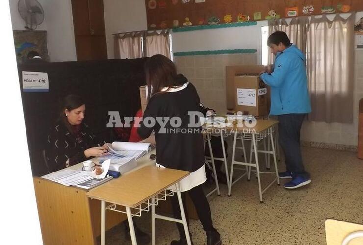 Imagen de Hasta el mediodía en la provincia ya había votado el 35 por ciento del padrón electoral