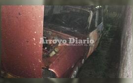 R12. Así quedó el auto luego de que las llamas lo consumieran casi por completo.