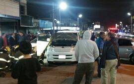 Imagen de Se le trabó la marcha atrás y atropelló a 6 personas