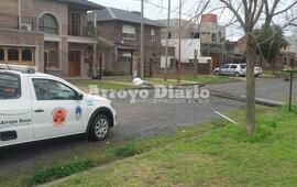 Imagen de Poste de Telecom cayó en la vía pública