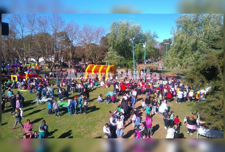 Colmado. El Anfiteatro y el Bv. Mansueto Maiorano colmado de familias este domingo.