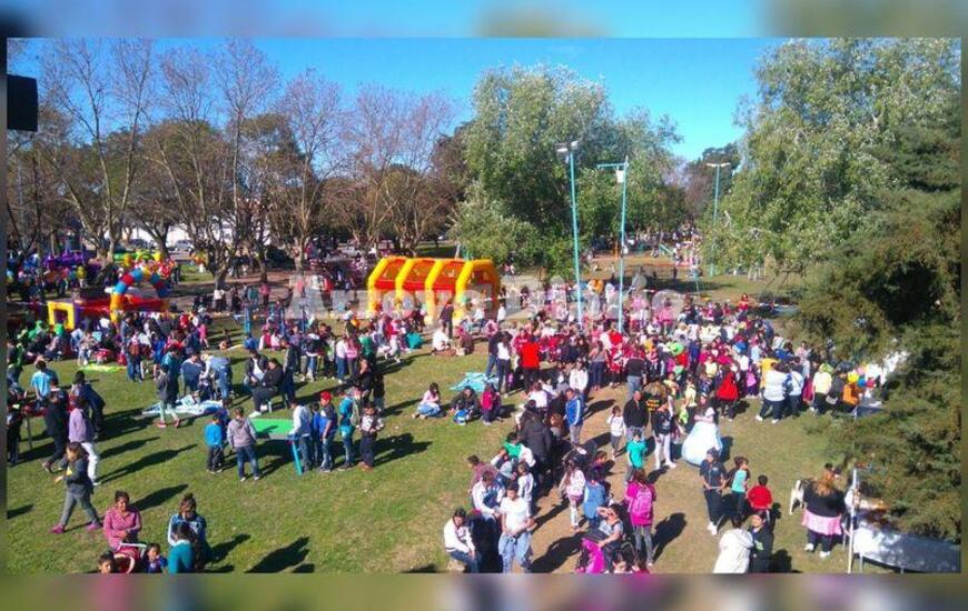Colmado. El Anfiteatro y el Bv. Mansueto Maiorano colmado de familias este domingo.