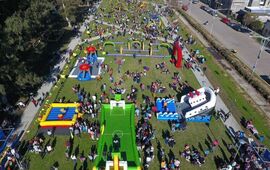 Parque colmado. El Parque Central albergó a una multitud este lunes. Foto: FB