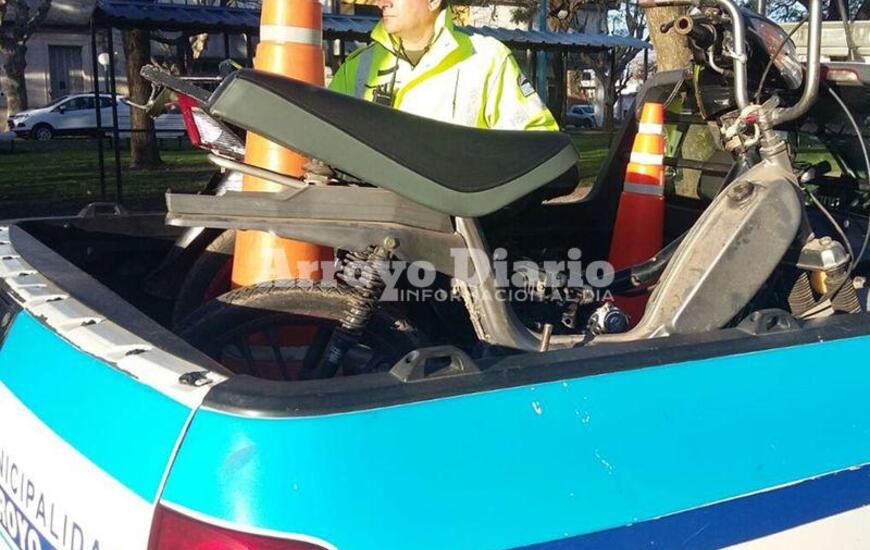 Una de 15. Esta fue una de las motos incautadas por Tránsito Municipal este pasado fin de semana.