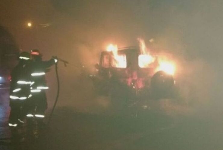 Imagen de Se incendió el auto de un concejal: sospechan que fue un ataque