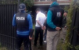 El joven sospechoso de instigar el doble crimen fue detenido en el chal&eacute; de su familia, en la localidad bonaerense de San Isidro.