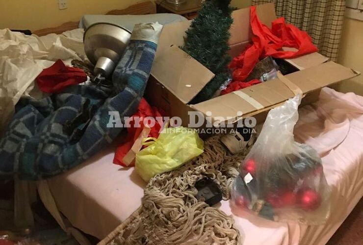 Dieron vuelta la casa. Los ladrones tuvieron el tiempo suficiente como para revolver cada rincón de la propiedad.
