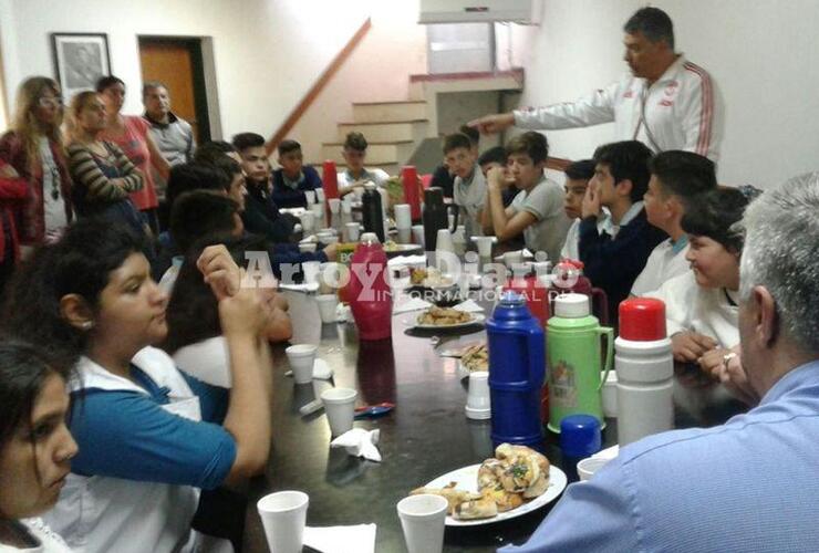 Sala Posta de San Martín. Es el nombre que lleva la sala donde fueron recibidos chicos y profes este lunes. Foto: Gentileza Nicolás Trabaina
