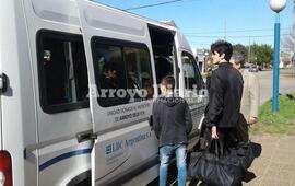 Desde la escuela. El contingente partió esta mañana desde las puertas del establecimiento educativo ubicado en Juan B. Justo 9. Foto: Leo Cabrera