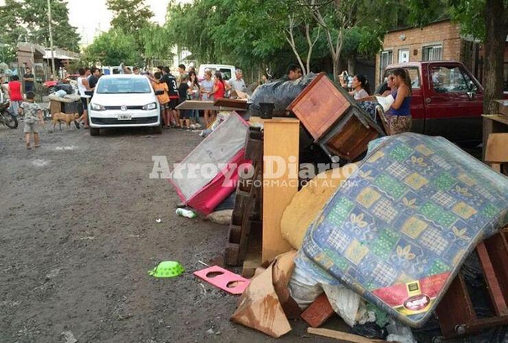 Tragedia. Las consecuencias de las inundaciones, para muchas familias, fueron devastadoras ya que perdieron todo lo que tenían. Foto: Archivo AD