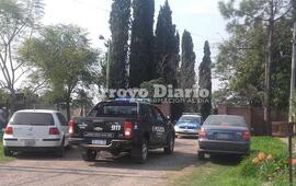 Varios m&oacute;viles. Tras el llamado de vecinos, varias unidades se presentaron en 9 de Julio al 1100.