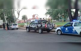 En el lugar. Los uniformados trabajando en las cercan&iacute;as del Anfiteatro Municipal.