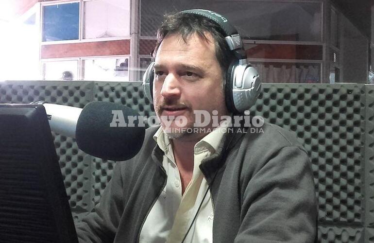 En la radio. Las declaraciones de Luciano Crosio fueron vertidas en Radio Extremo 106.9