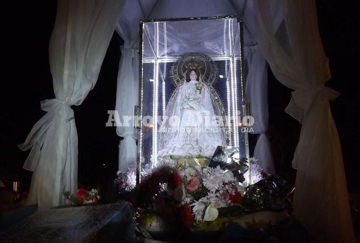 Imagen de Bajo la lluvia: La virgen pasó por Arroyo Seco