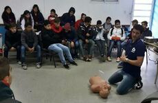 En el dictado. El instructor Santiago Paladini durante el desarrollo de la actividad. Foto: Comuna de General Lagos.