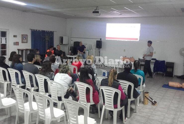 En el SUM. La actividad se realizaba en el Salón de Usos Múltiples "Gloria Gennai".