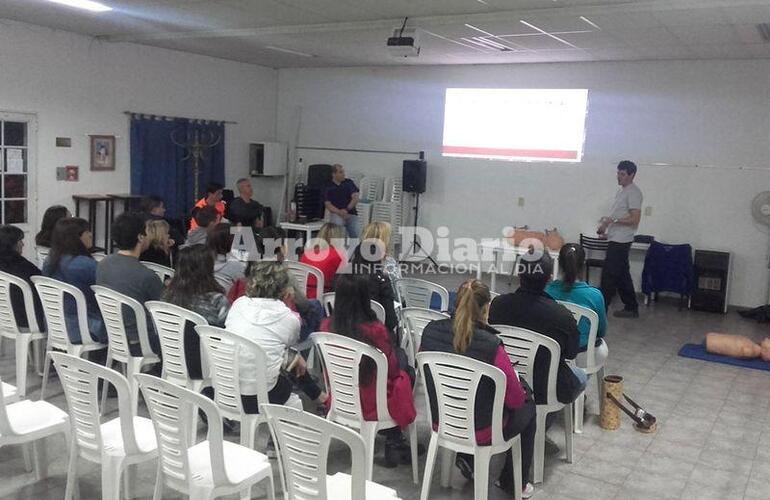 En el SUM. La actividad se realizaba en el Salón de Usos Múltiples "Gloria Gennai".