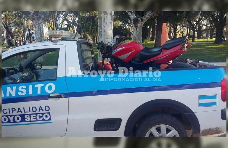 Al corralón. Una de las motos secuestradas y remitidas al corralón municipal durante los controles de este sábado.