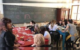 De cerca. El Secretario de Cutura Franco De Cristófano estuvo esta mañana acompañando a las profes del "Guillermo Furlong" y disfrutando de la actividad junto a los chicos.