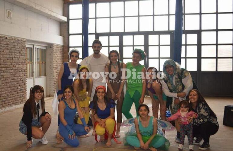 Imagen de Marat&oacute;n de lectura y acrobacias en el aire