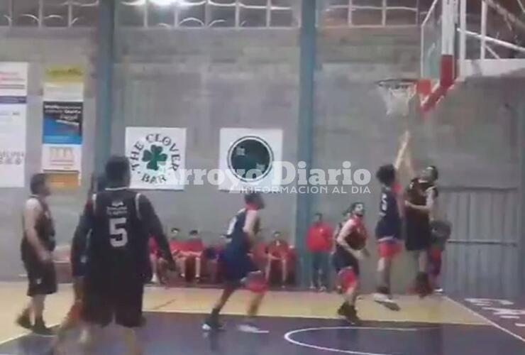 Imagen de Se cumplieron Siete Fechas de Torneo de la Asociación Rosarina de Básquetbol