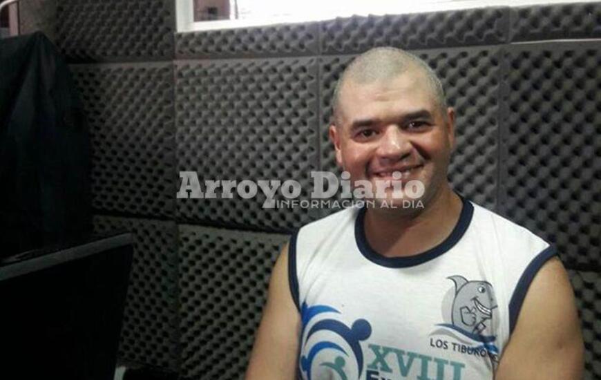 Agradecido. Sergio Silva en los estudios de la radio este mi&eacute;rcoles.