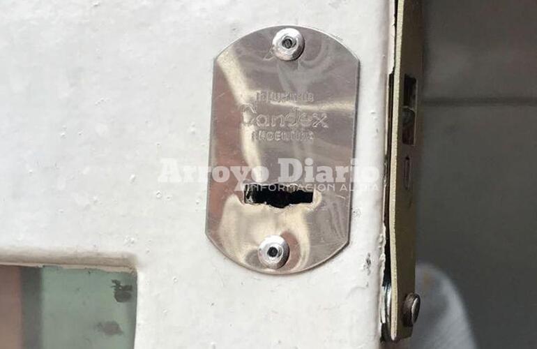 Violentada. Tras los daños tuvieron que cambiar la cerradura de la puerta del quincho.