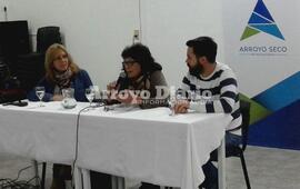En la ciudad. La diputada Claudia Giaccone acompa&ntilde;a la recorrida a Olga Migno. Ambas fueron recibidas por el Secretario de Cultura Franco De Crist&oacute;fano. Fotos: Nicol&aacute;s Trabaina