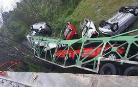 Imagen de Ya no m&aacute;s 0Km: mosquito cay&oacute; al borde del Carcara&ntilde;&aacute; desde un puente