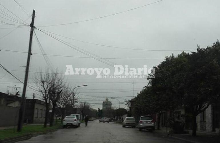 Ahora sí está nublado. El cielo pintao de gris desde tempranito.