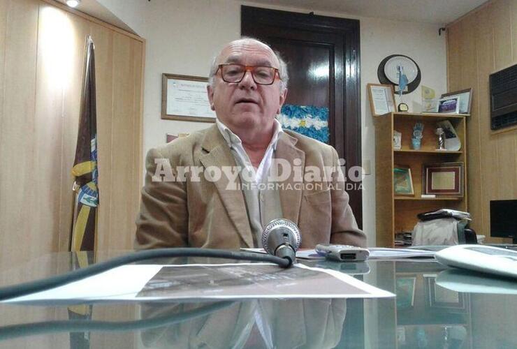 En el despacho de Nizar Esper. Oscar C. De Luise, ejecutivo del Grupo Albanesi SA. Foto: Nicolás Trabaina