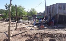 En la reunión. Stangoni junto a los vecinos durante el encuentro del día de ayer.