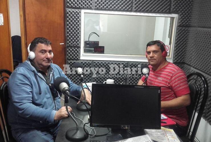 Por la radio. Adrián Spina pasó por los estudios de Radio Extremo 106.9