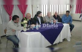 En el Centro. La firma del acta se firm&oacute; hoy en el Centro de Jubilados. Foto: Nicol&aacute;s Trabaina