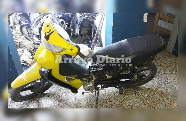 A la comisaría. La motocicleta fue trasladada a sede policial donde continuaban las actuaciones de rigor.