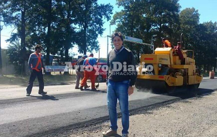 Imagen de Stangoni recorriendo las obras sobre Ruta 21