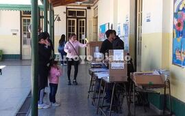 Poca gente. Hacia el mediodía recién había votado un 30 por ciento del padrón.