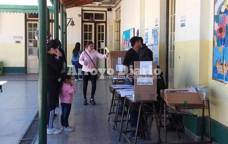 Poca gente. Hacia el mediod&iacute;a reci&eacute;n hab&iacute;a votado un 30 por ciento del padr&oacute;n.