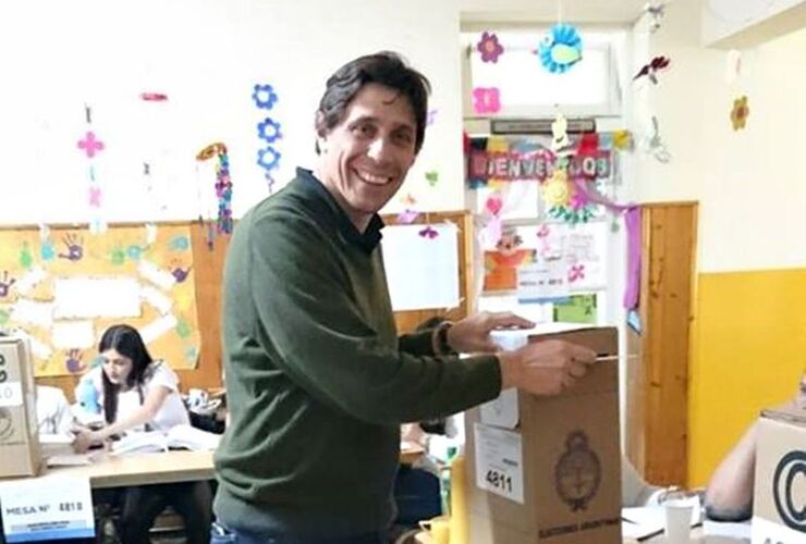 Imagen de Fighiera: Rodolfo Stangoni le ganó a Carlos Mariani y sigue en la Comuna