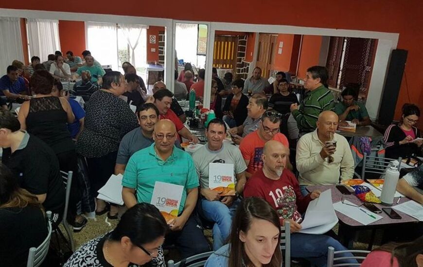 En la foto. Gaudio y Esp&iacute;ndola participando del seminario. Fotos: Facebook