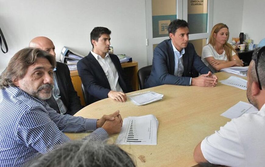 Pasado el mediodía una audiencia en el Ministerio de Trabajo provincial destrabó en parte el conflicto. Hay conciliación obligatoria.