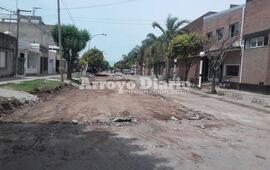 Frente a CAU. Los trabajos se iniciaron esta semana y calle Rivadavia a la altura de Unión está cortada.